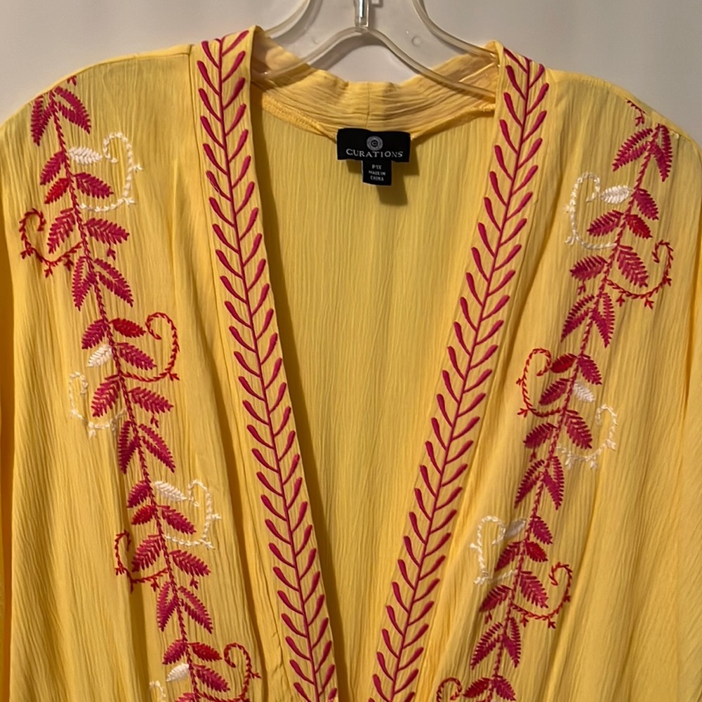Curations Yellow and Fuchsia Cover/Robe P1X